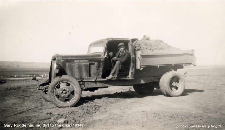 Rogde hauling dirt