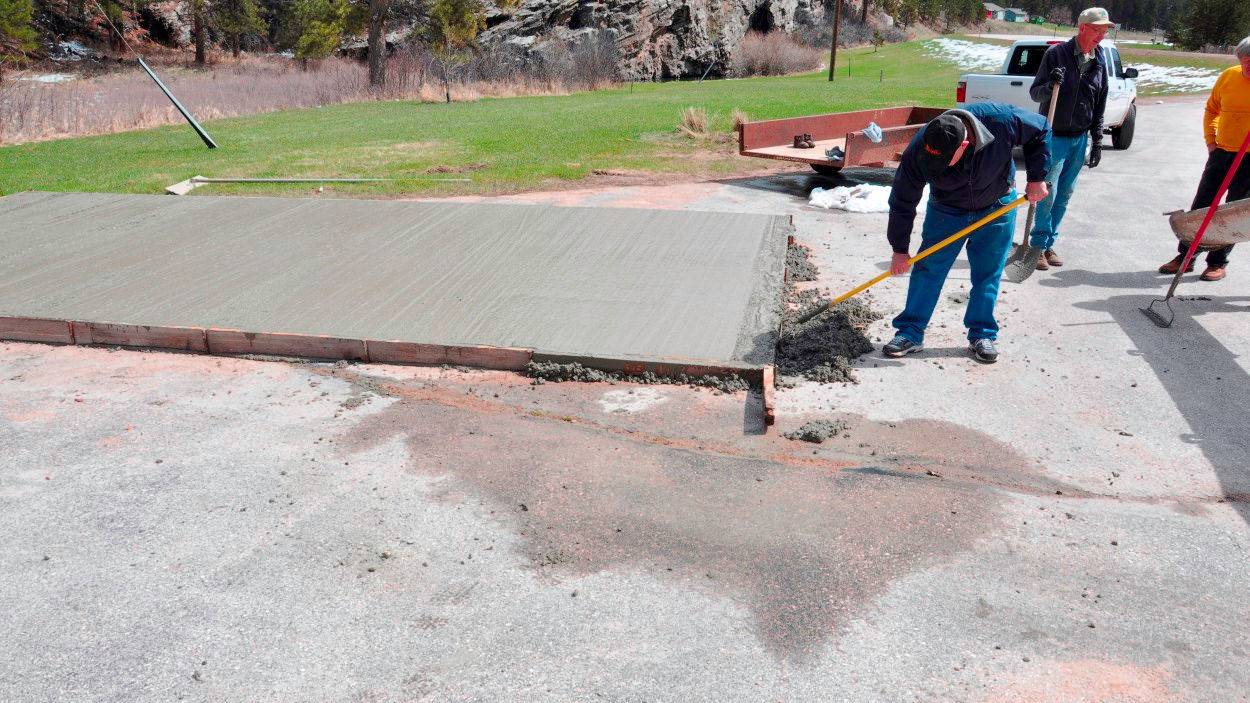 Concrete pad for Goens Truck