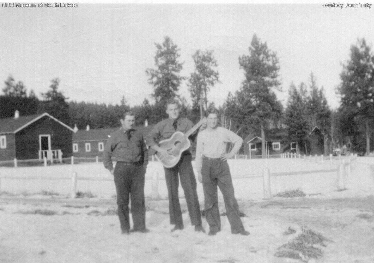 Edwin Mudder, with Guitar