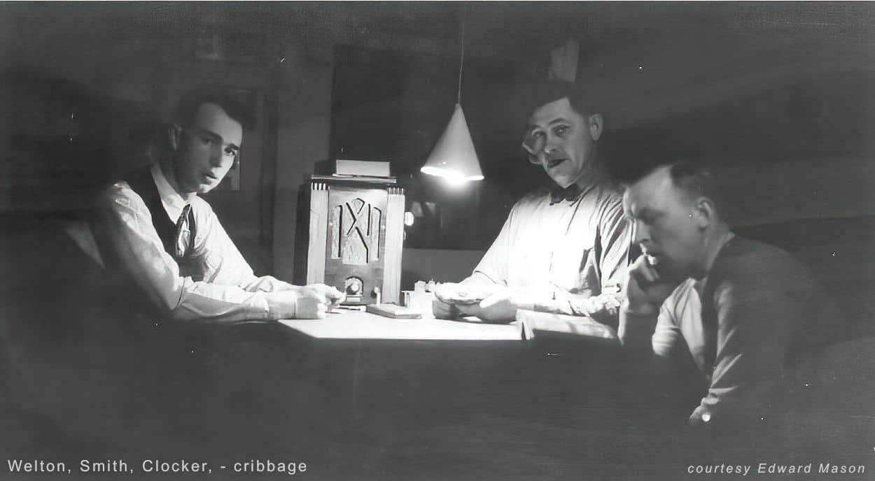 Welton Smith Clocker playing cribbage