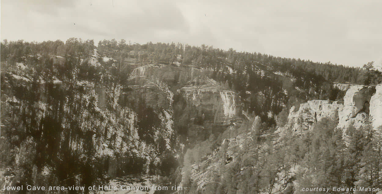View of Hells Canyon from rim