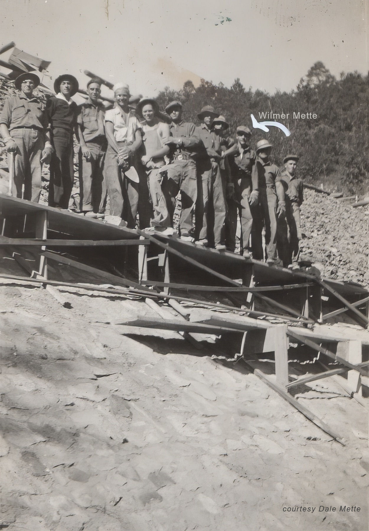 dam crew photo