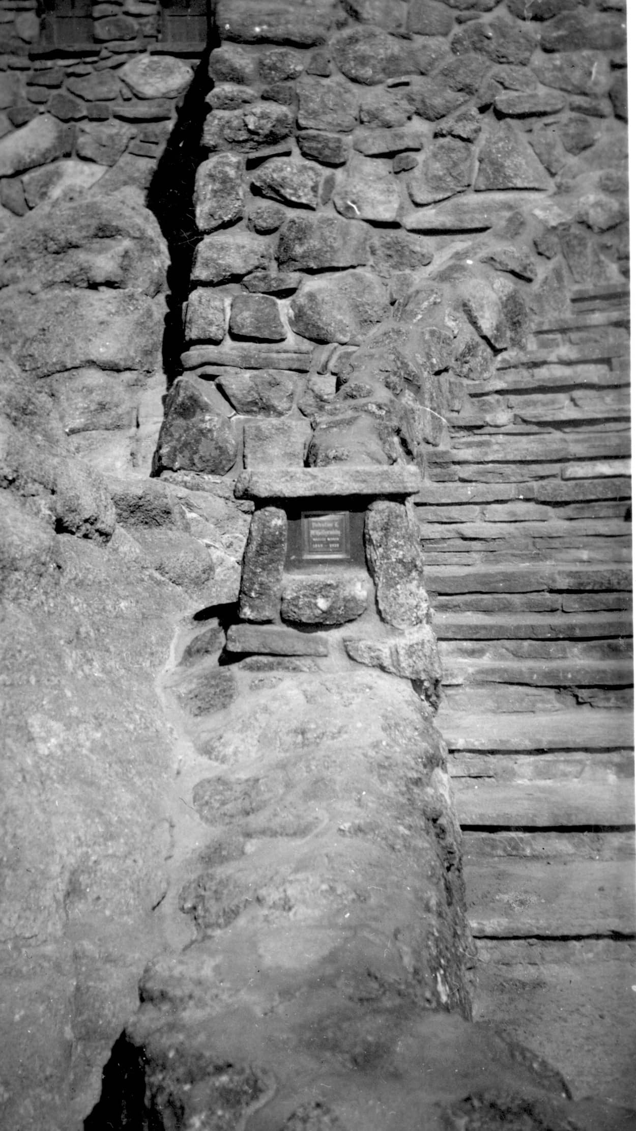 Mc Gilliccuddy tomb, beside steps